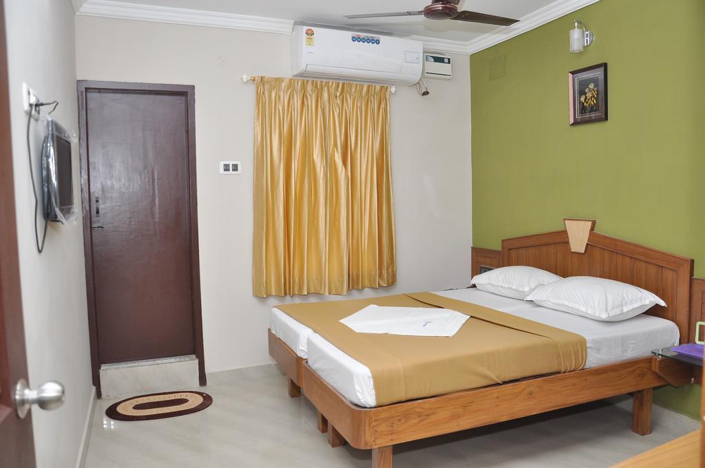 Central Residency Hotel Chennai Exterior photo